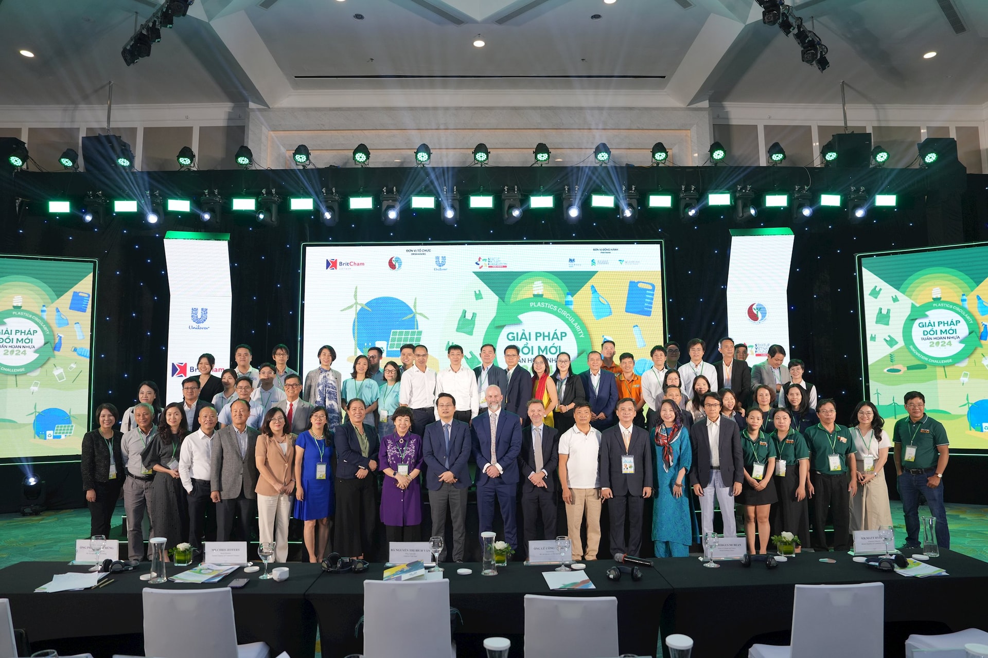 Vinh danh những sáng kiến xuất sắc nhất cuộc thi Giải pháp đổi mới tuần hoàn nhựa 2024